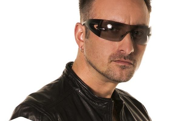 Bono imitator