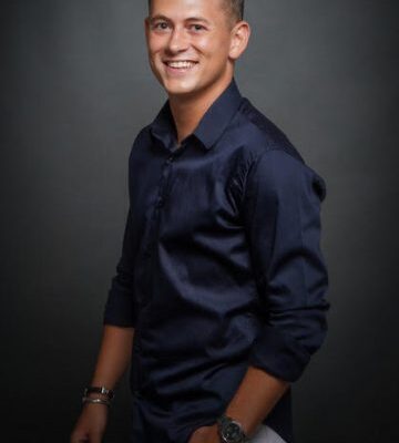 menno-360x530